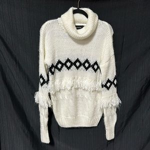 Minkpink / White w/black design sweater /‎ Size S / Q-2